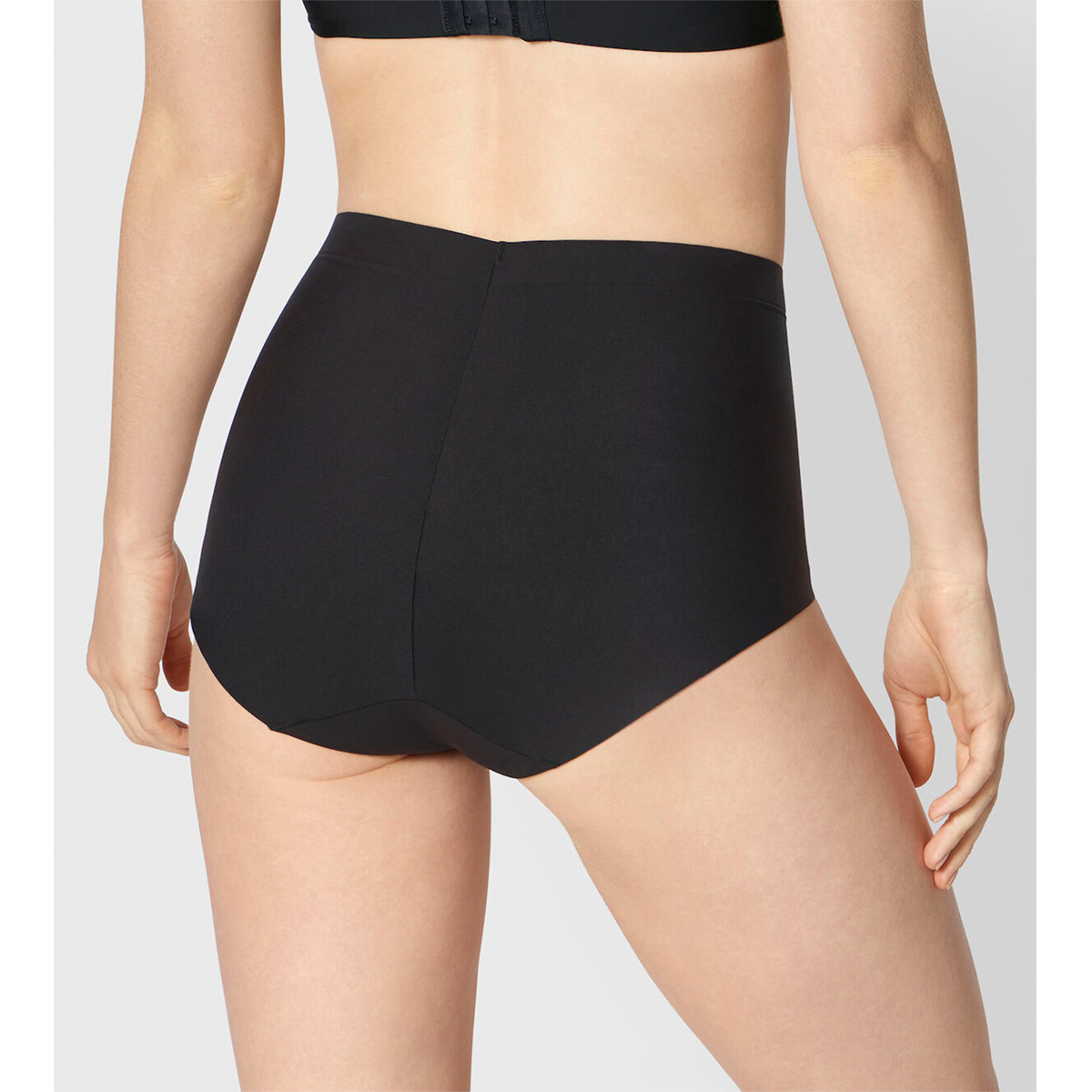 Triumph Medium Shaping HighwaIst - Black - 10201723-0004