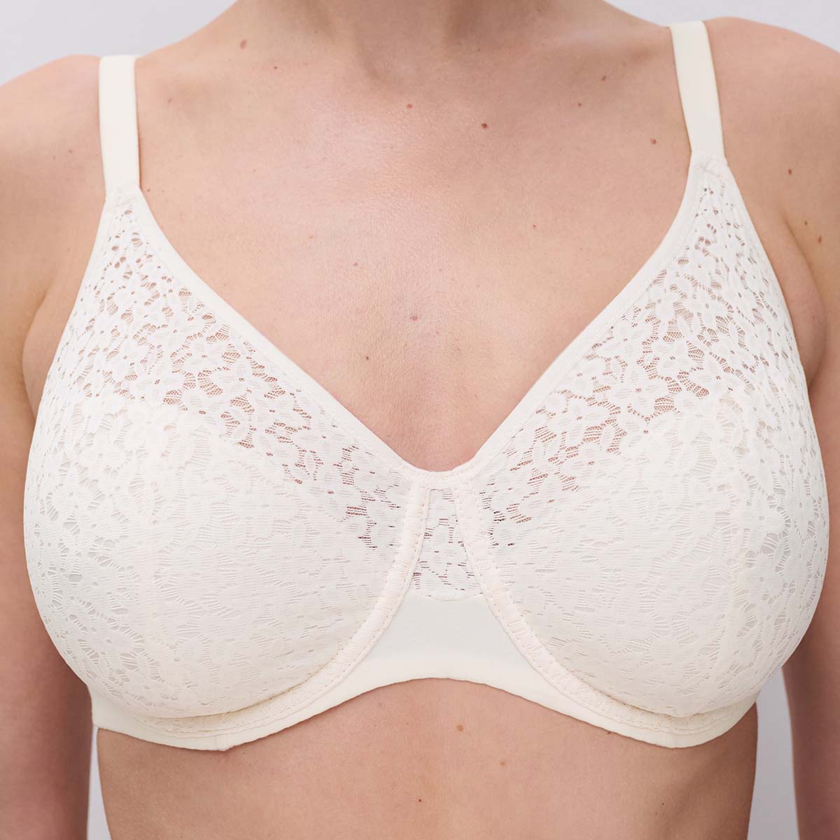 Chantelle EasyFeel Norah BH med bøjle, natural - C13F10 - 0NL - Talc