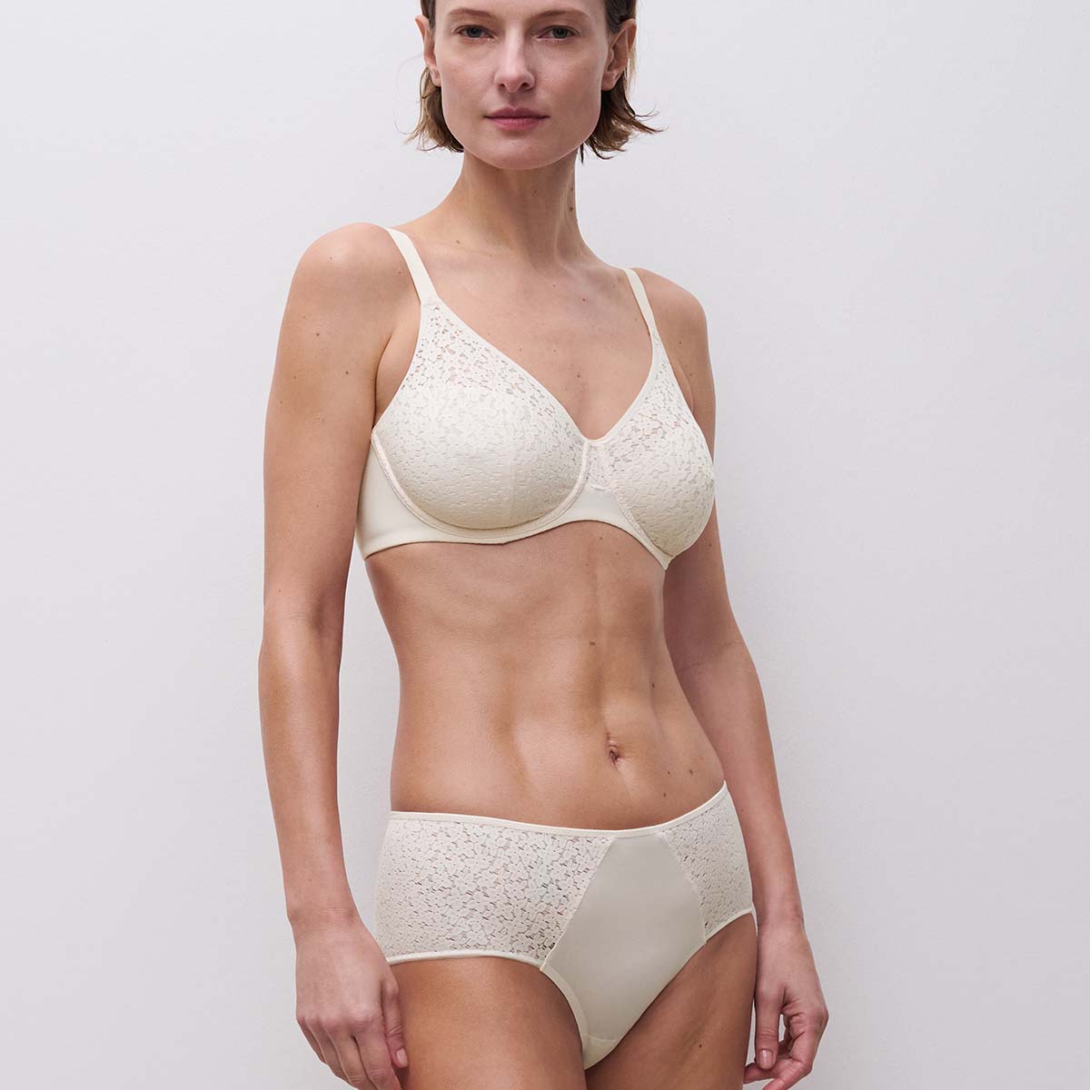 Chantelle EasyFeel Norah BH med bøjle, natural - C13F10 - 0NL - Talc