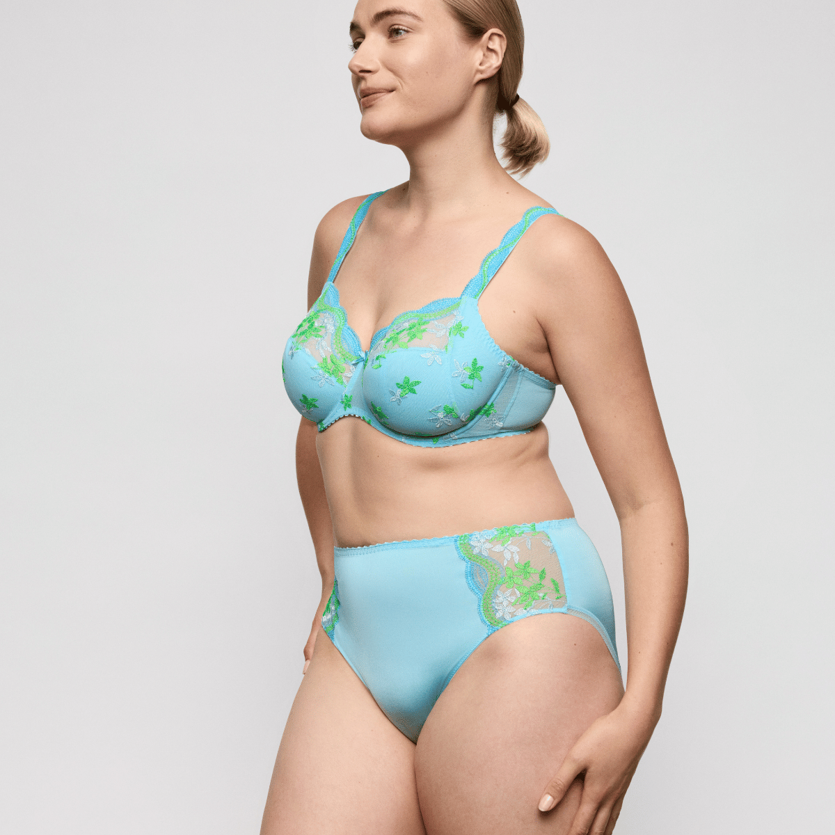 PrimaDonna Cala Luna BH med bøjle, lyseblå - 0163540 - IDM - Ice Dream