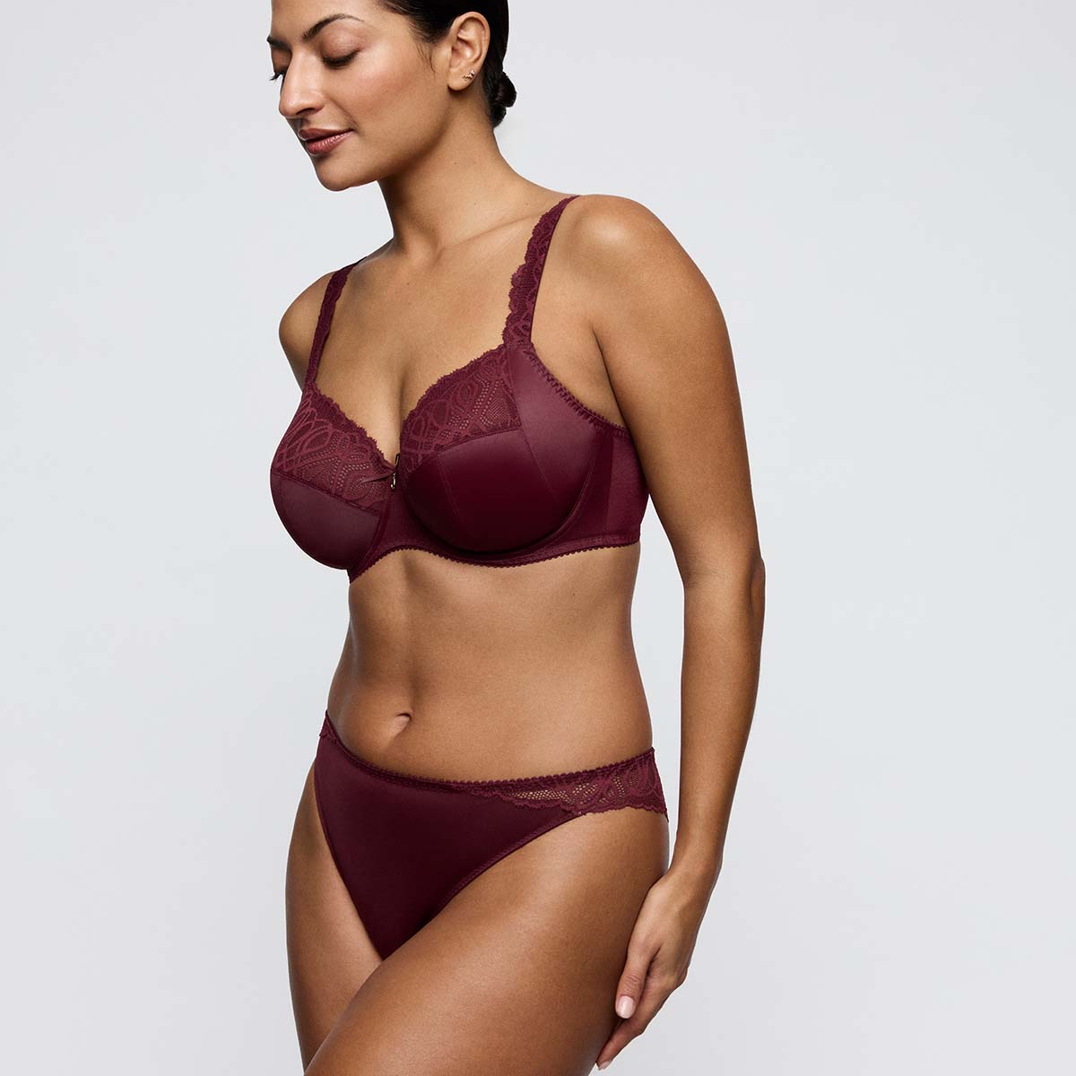 PrimaDonna Salerno g-streng, rød - 0663530 - EVR - Evening Red