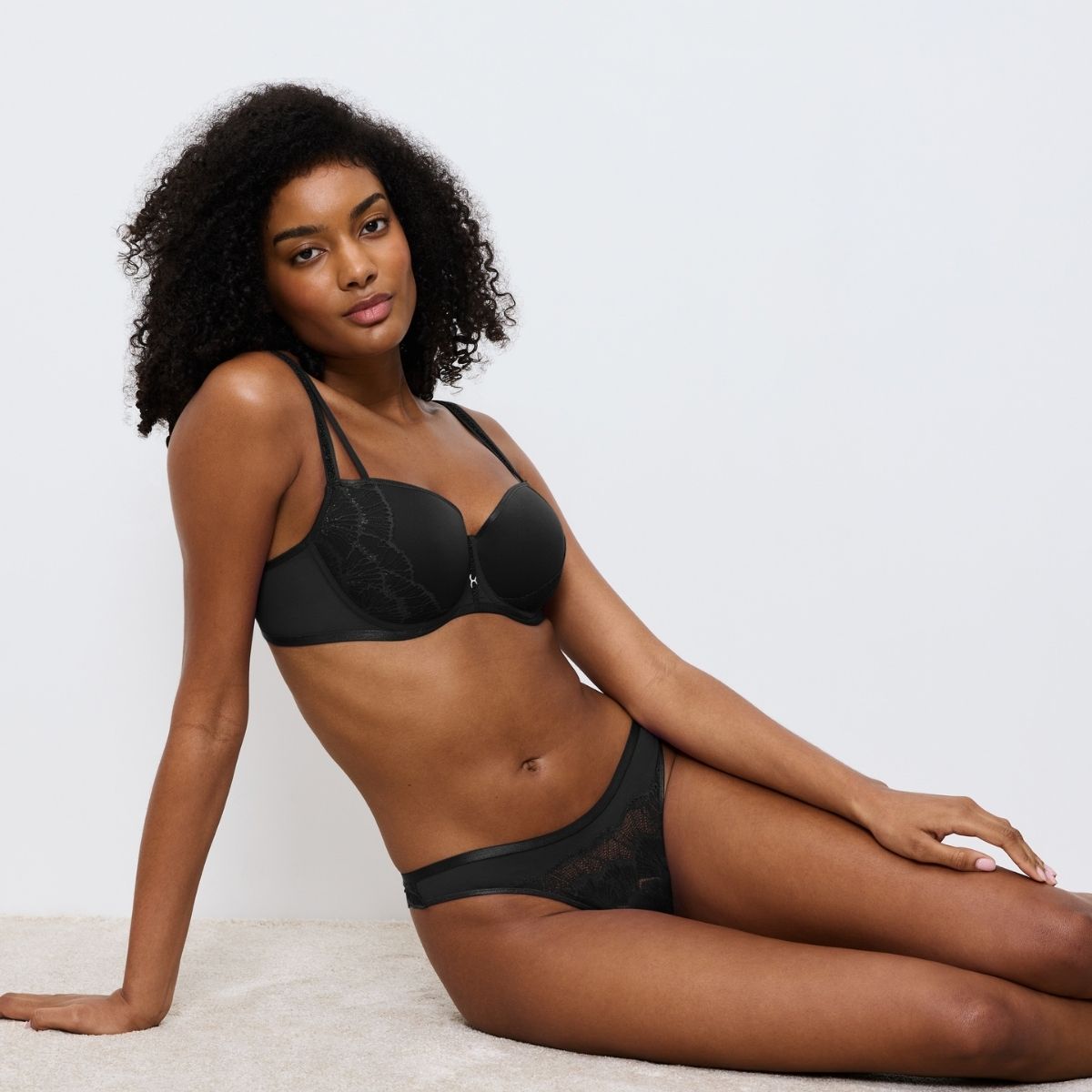 Triumph Palina Moonlight Kiss BH med bøjle, sort - 10224803 - 0004 - Black